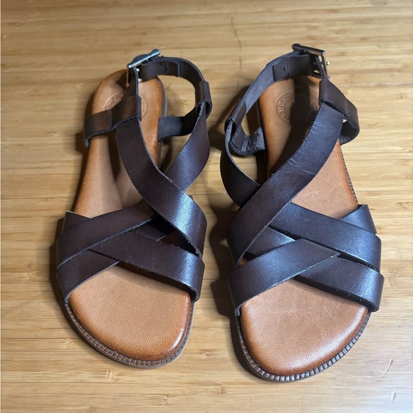 NWOB Penelope Childers- Buttercup Sandals in Color Bitter Chocolate. Size EU 36 - Picture 9 of 11